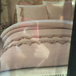 Pastel pink twin XL comforter set